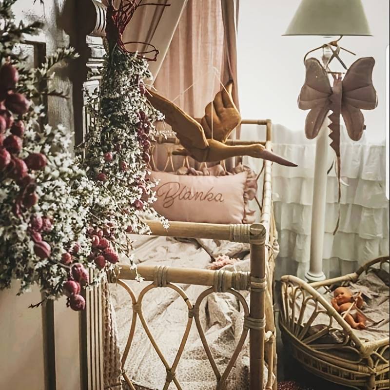 Mobile swan/stork made of cotton – decoration for baby rooms, midwifery practices &amp; delivery rooms