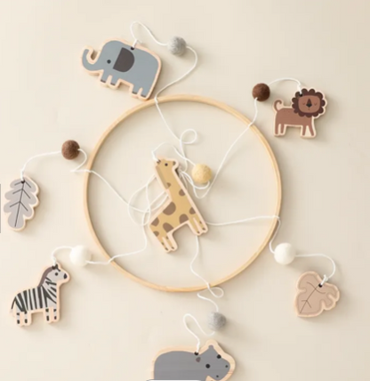 Mobile Safari Abenteuer – Deko für Babyzimmer mit Handgefertigten Holz-Tieren