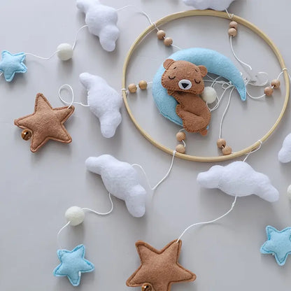 Cute bear mobile – dreamy decoration for the baby room