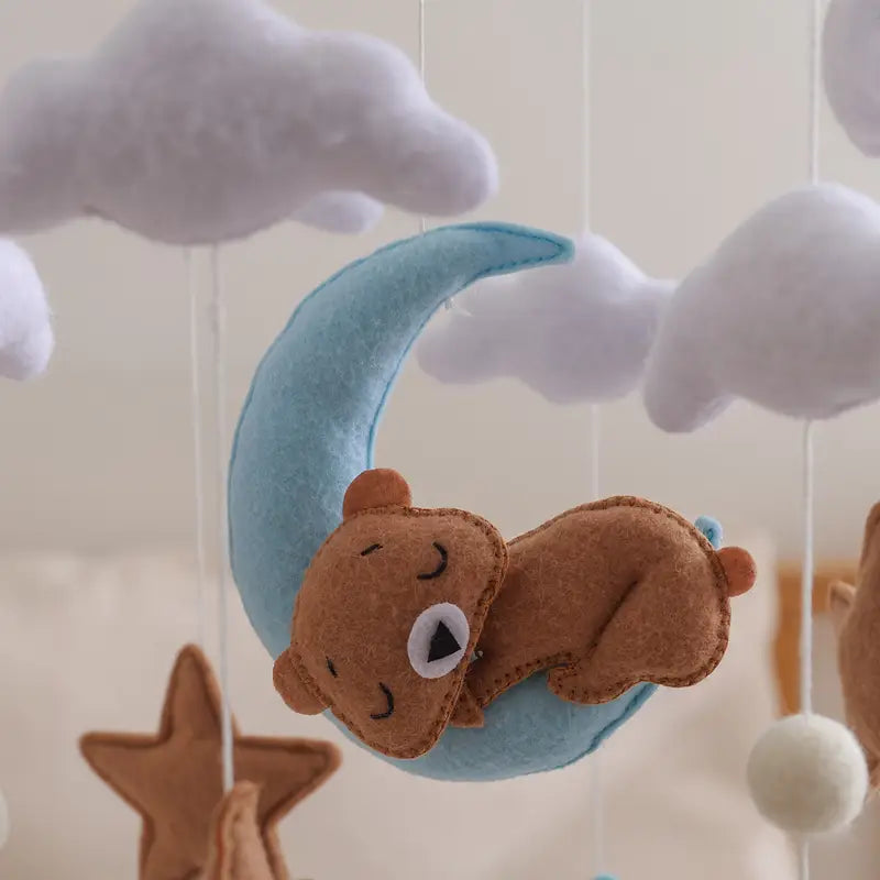 Cute bear mobile – dreamy decoration for the baby room