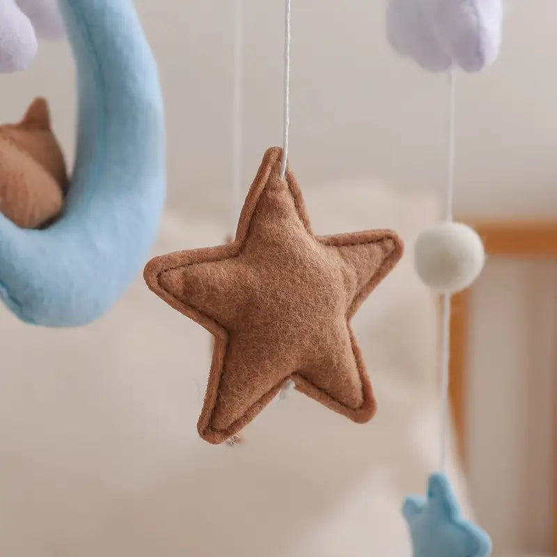 Cute bear mobile – dreamy decoration for the baby room