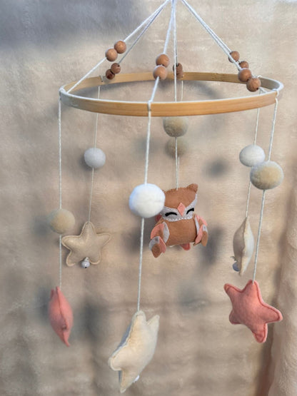 Sterneneule Mobile – Magische Babyzimmer Dekoration mit Glöckchen