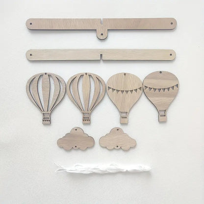Holz Ballon Mobile – Schlichte Babyzimmer Dekoration mit Ballon aus Holz