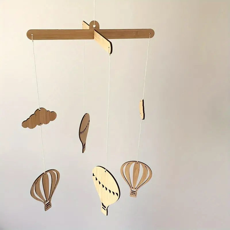 Holz Ballon Mobile – Schlichte Babyzimmer Dekoration mit Ballon aus Holz