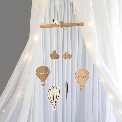 Holz Ballon Mobile – Schlichte Babyzimmer Dekoration mit Ballon aus Holz