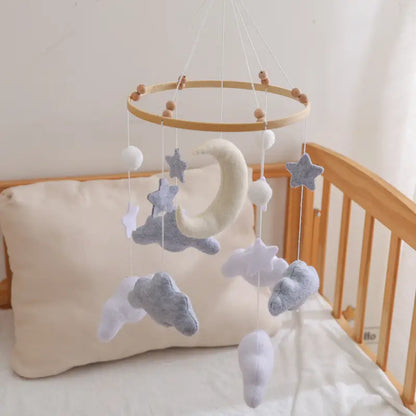 Weißmond Mobile – Traumhafte Babyzimmer Dekoration mit Mond, Sternen und Wolken