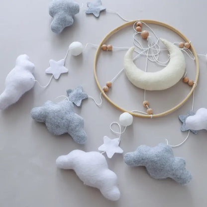 Weißmond Mobile – Traumhafte Babyzimmer Dekoration mit Mond, Sternen und Wolken