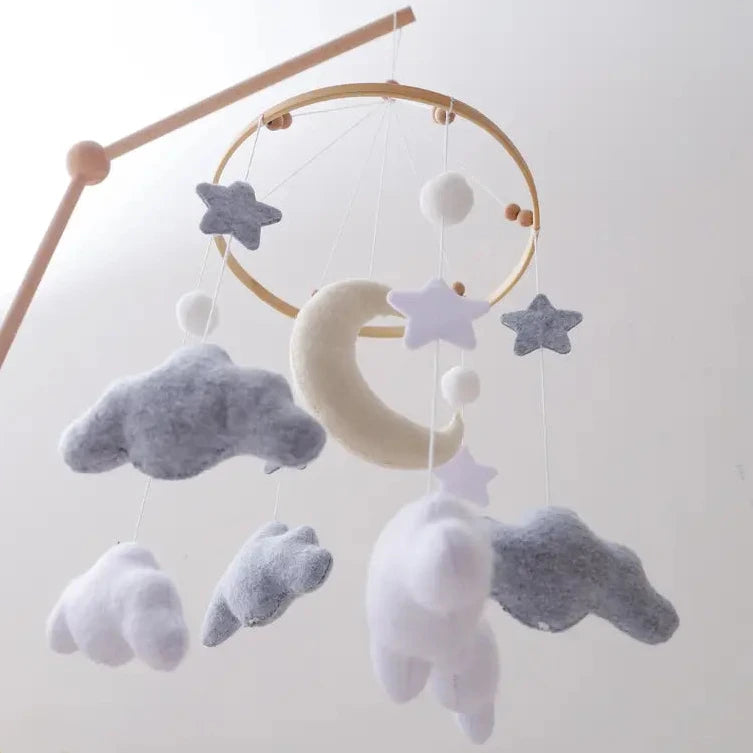 Weißmond Mobile – Traumhafte Babyzimmer Dekoration mit Mond, Sternen und Wolken