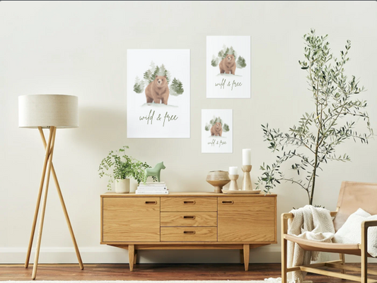 Digital Poster "Wild and Free" - Brown Bear in Free-Spirited Design